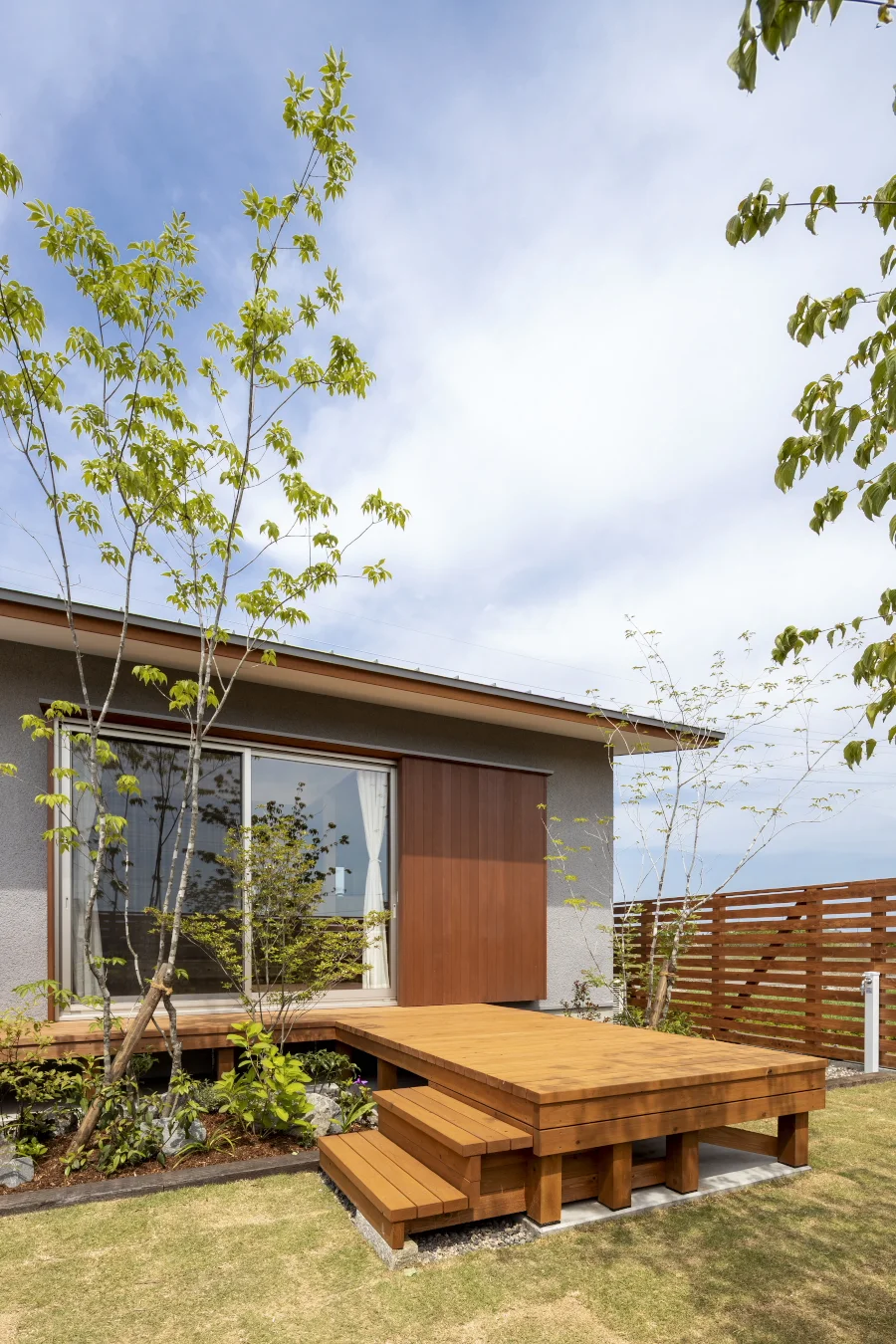 とくら建築設計社の設計による木のぬくもりあるインテリア空間